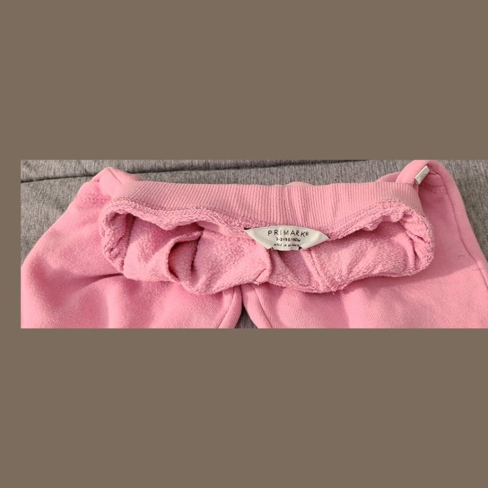Pink Sweats - Picture 5 of 7